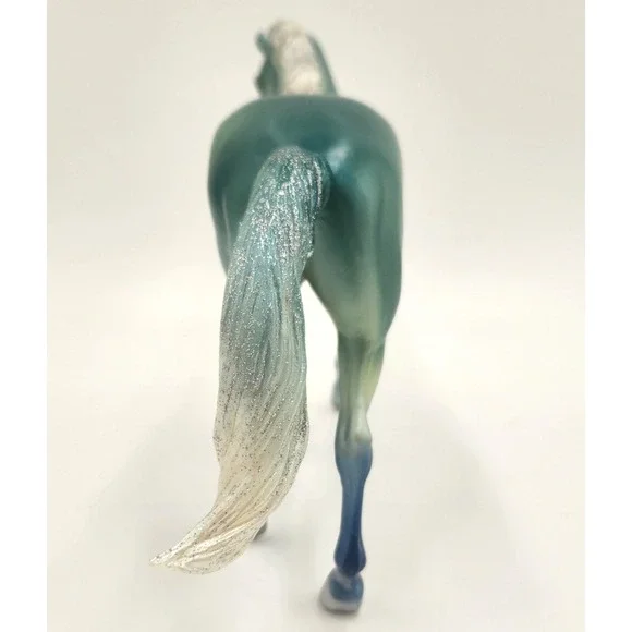 Retired Breyer LE MUR EXCLUSIVE Unicorn Of The Sea 62060 with Sequin Cape - Picture 6 of 16
